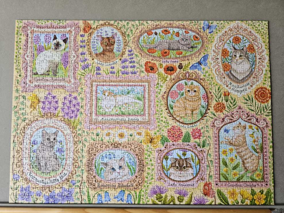 Aristocratic Cats In Full Bloom  - Schmidt Puzzle puzzle collectible [Barcode 4001504597924] - Main Image 2