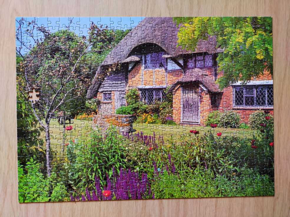 Cottage At Oakhanger, Hants - Jr Puzzles puzzle collectible [Barcode 5015796000221] - Main Image 2