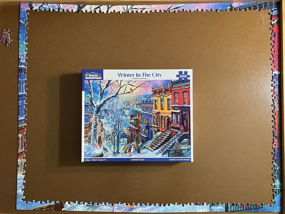 Winter In The City - White Mountain puzzle collectible [Barcode 724819268733] - Main Image 4