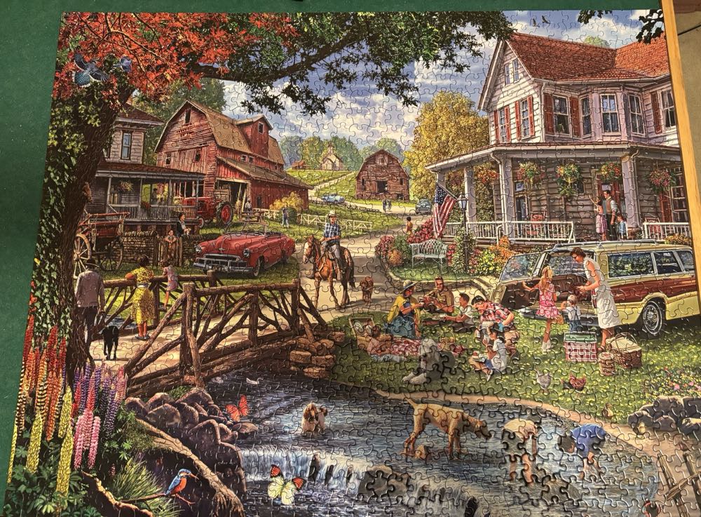 Family Picnic - White Mountain puzzle collectible [Barcode 724819268412] - Main Image 3