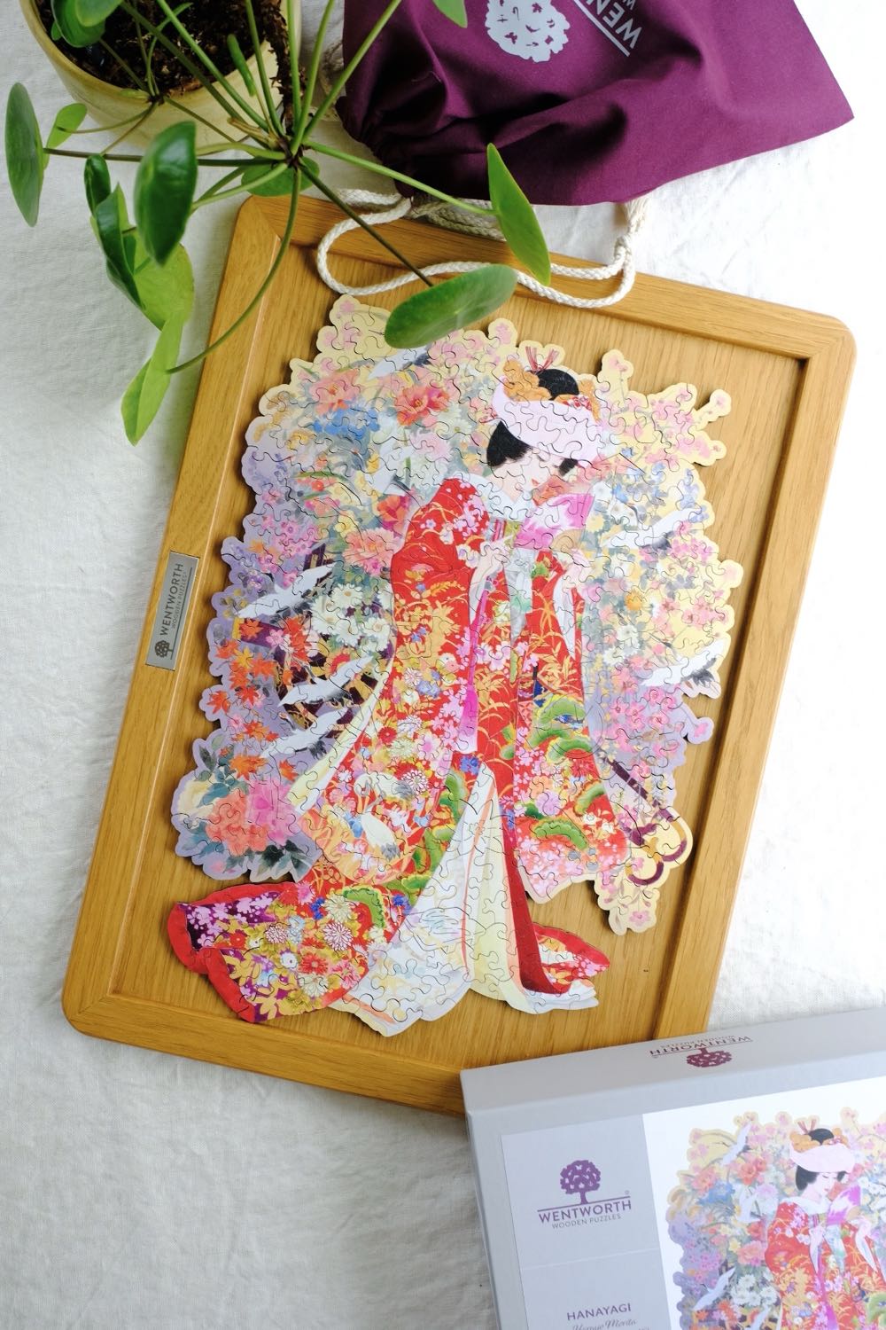 Hanayagi - Wentworth Wooden Puzzles puzzle collectible - Main Image 2