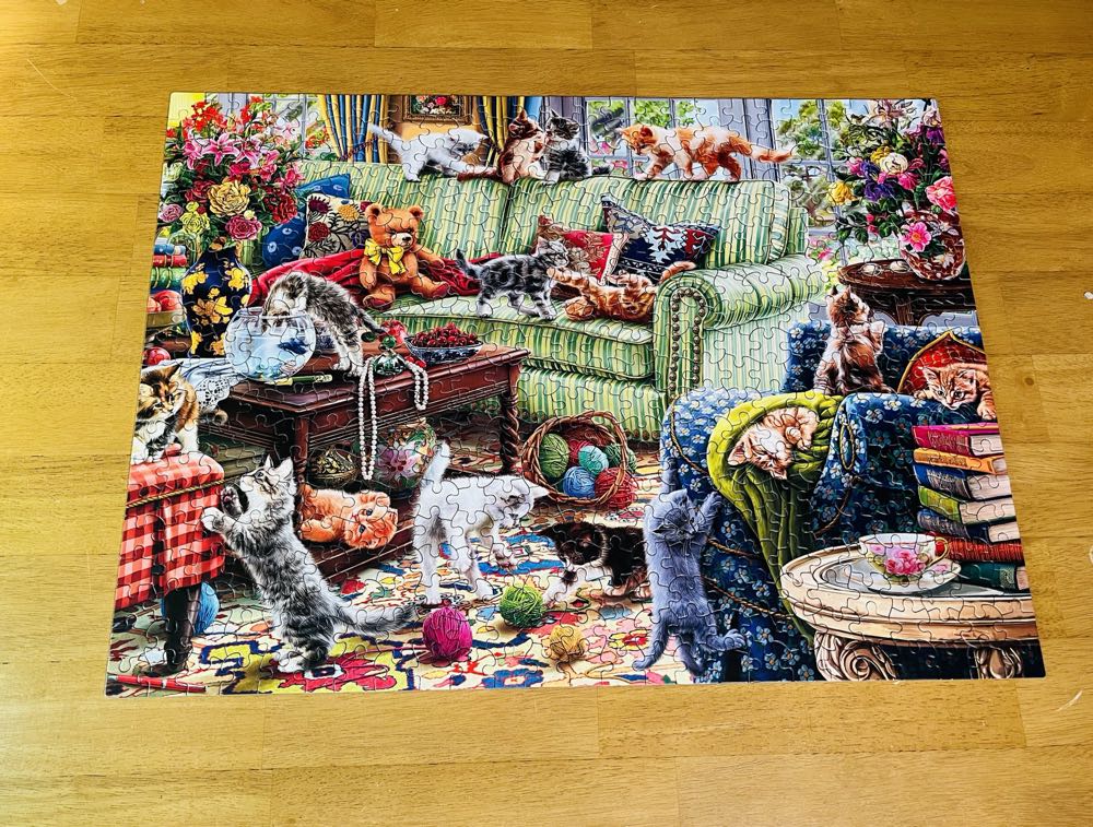 Kitty Chaos - Ceaco puzzle collectible [Barcode 021081232708] - Main Image 2