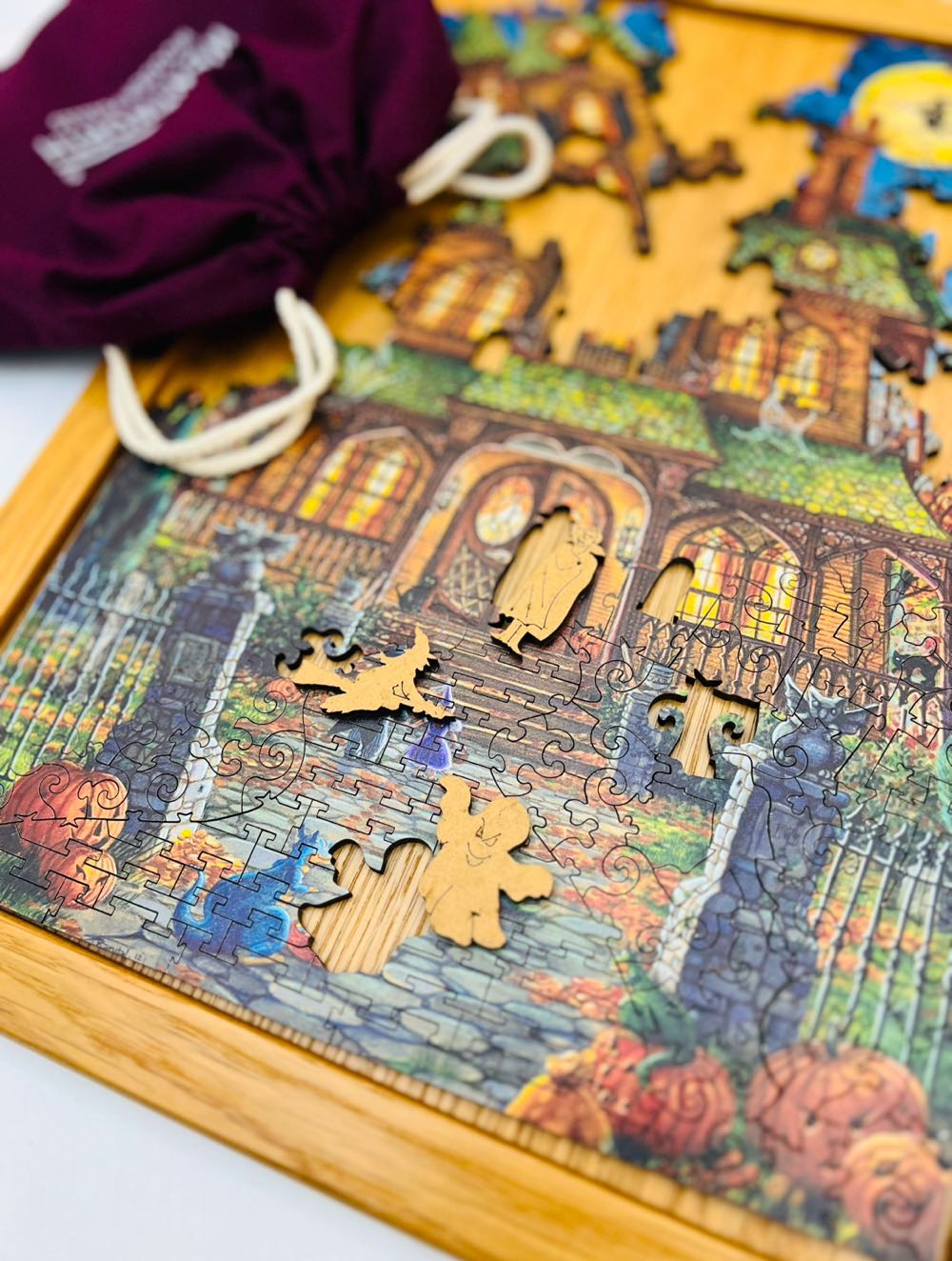 Haunted Mansion - Wentworth Wooden Puzzles puzzle collectible [Barcode 6050265405175] - Main Image 2