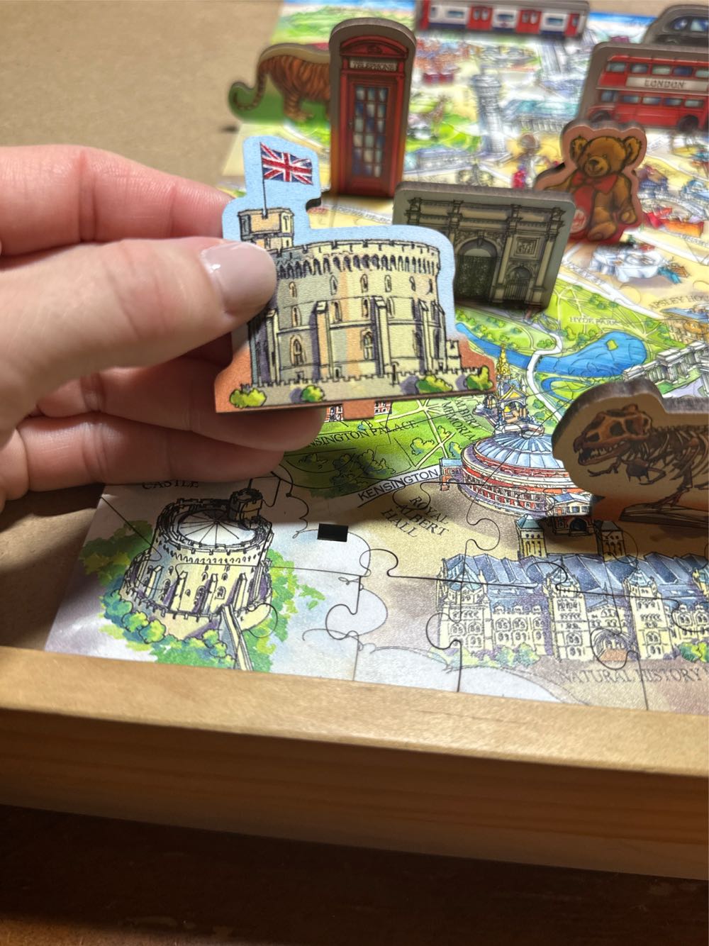 London Landmarks Map  puzzle collectible [Barcode 6050265385842] - Main Image 4