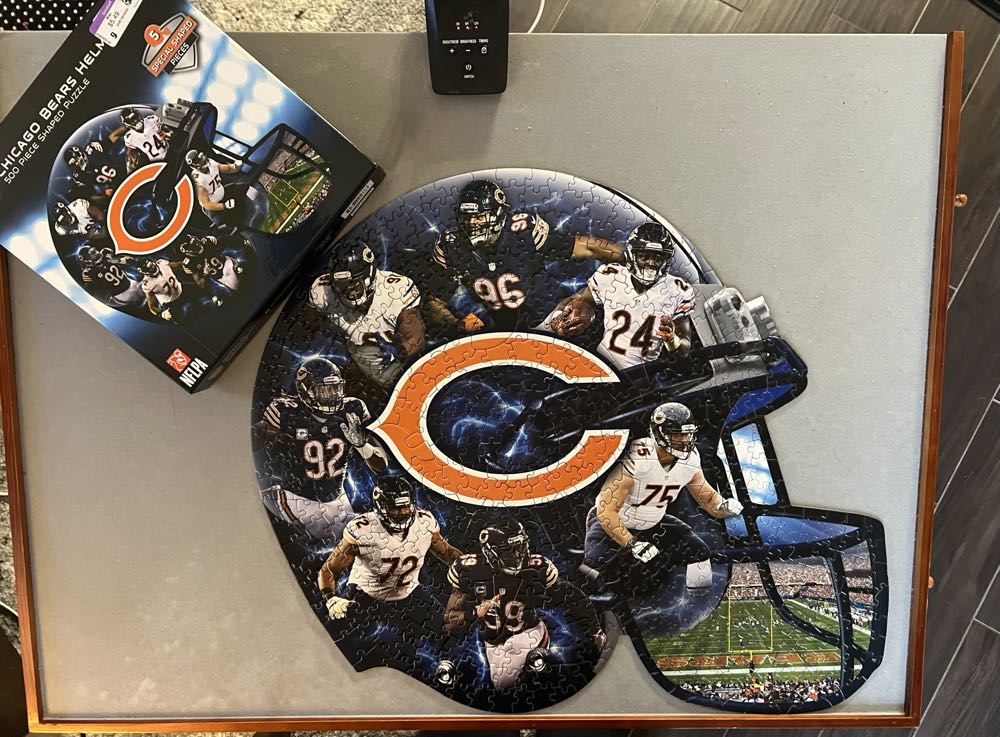 Chicago Bears Helmet - MasterPieces puzzle collectible [Barcode 705988916663] - Main Image 2