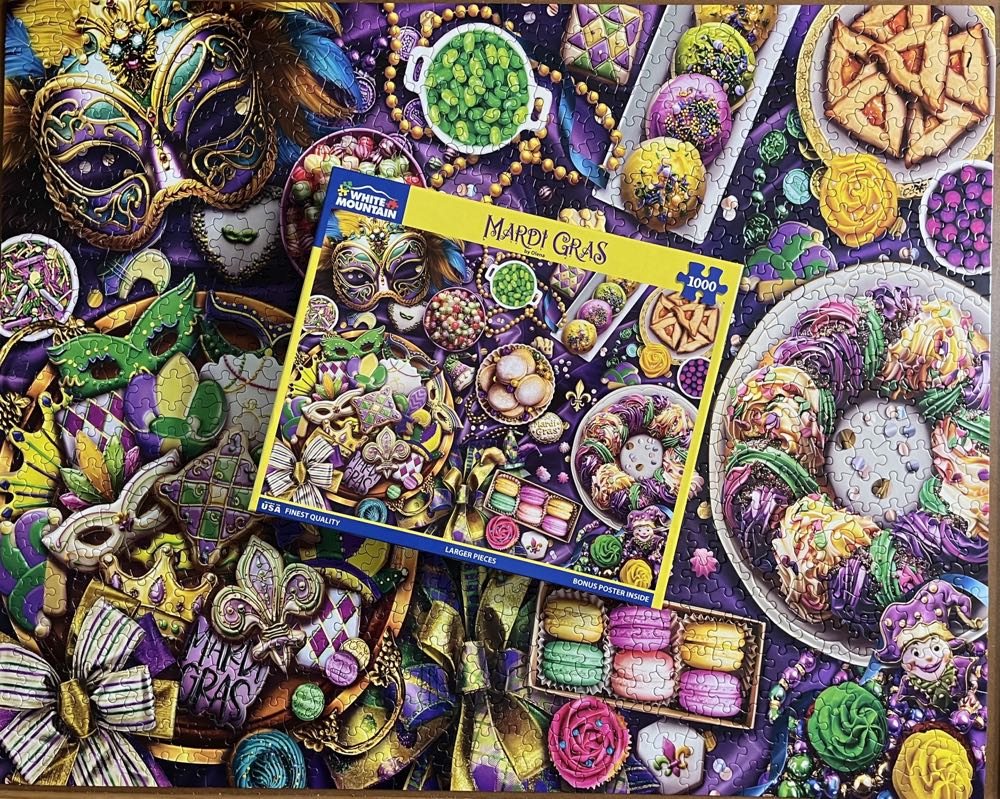 Z Nannie - Mardi Gras 💎 - White Mountain puzzle collectible [Barcode 724819268849] - Main Image 3