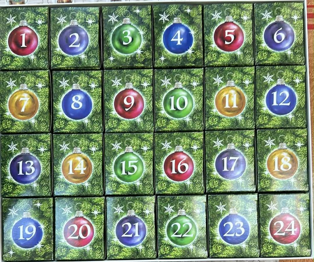 The Inn At Christmas - Vermont Christmas  Company puzzle collectible [Barcode 819273024329] - Main Image 4