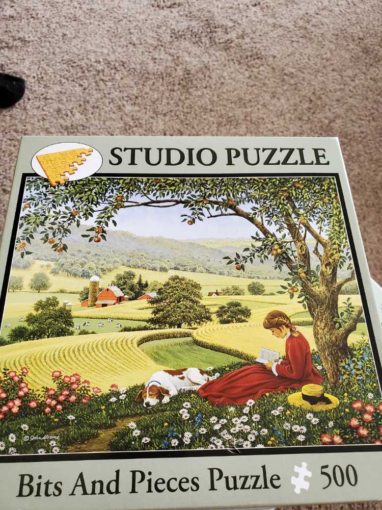 Creepy Corners 300 Pc Glow