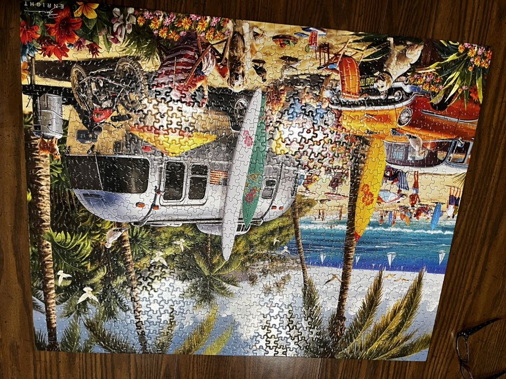 Beach Adventure - White Mountain puzzle collectible [Barcode 724819268818] - Main Image 2