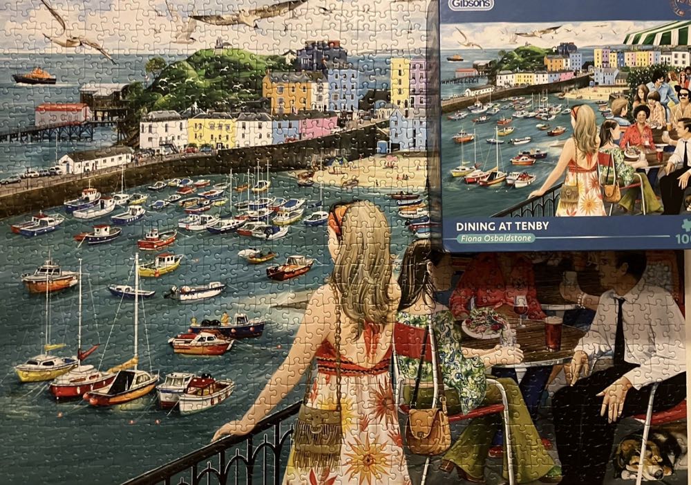 Dining At Tenby - Gibsons puzzle collectible [Barcode 5012269064384] - Main Image 4