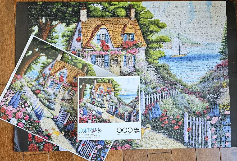 Seaside Cottage Garden - Buffalo puzzle collectible [Barcode 079346126163] - Main Image 4