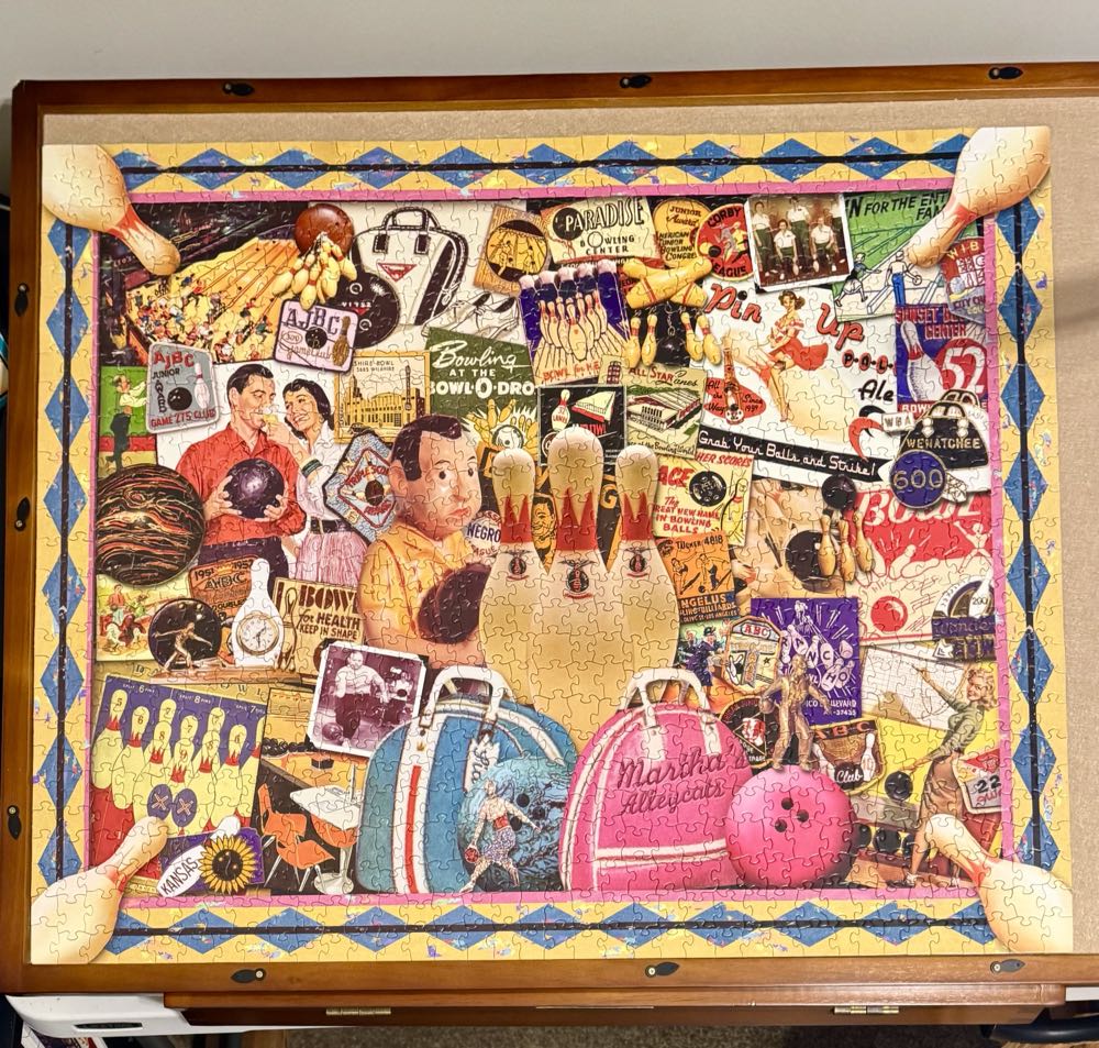 ***READY-Lucky Strike -Traveler - White Mountain Puzzles puzzle collectible [Barcode 724819253258] - Main Image 2