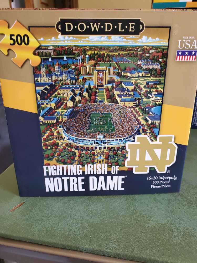 Creepy Corners 300 Pc Glow