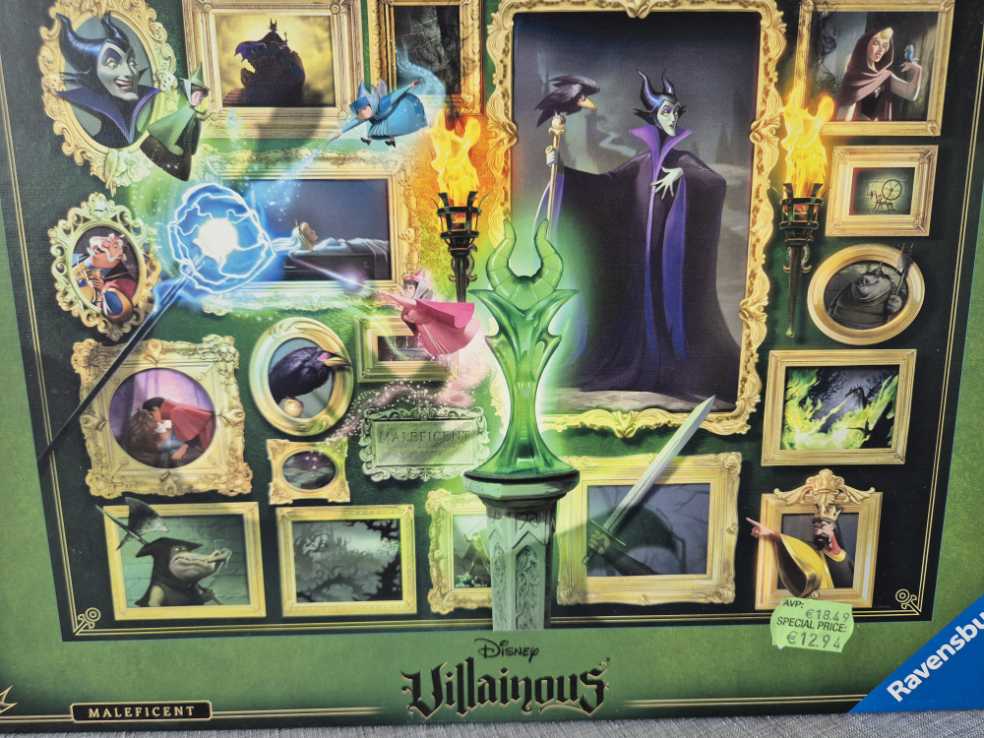 Villainous Maleficent  - Ravensburger puzzle collectible [Barcode 4005555000372] - Main Image 2