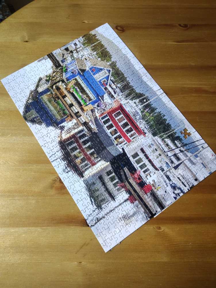 Colorful Houseboats - Sure Lox puzzle collectible [Barcode 686141883360] - Main Image 4