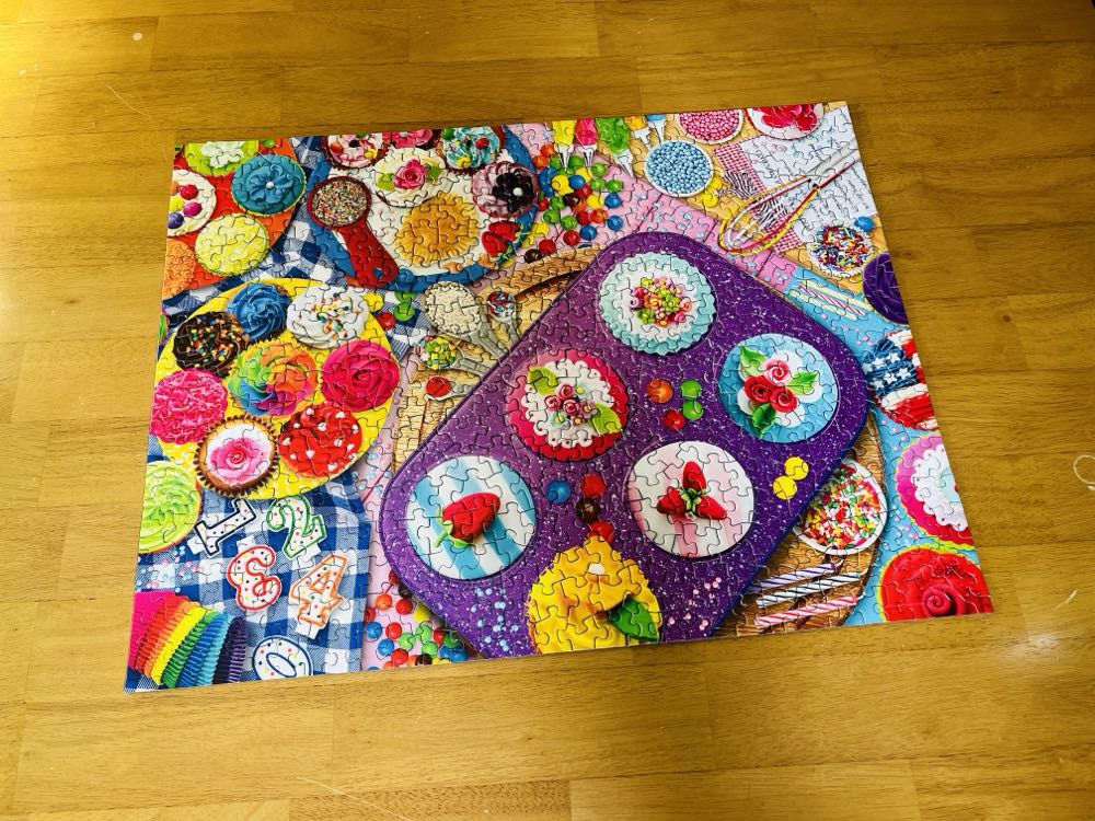 Z Nannie - Cupcake Chaos 💎 - Springbok puzzle collectible [Barcode 091683016310] - Main Image 2