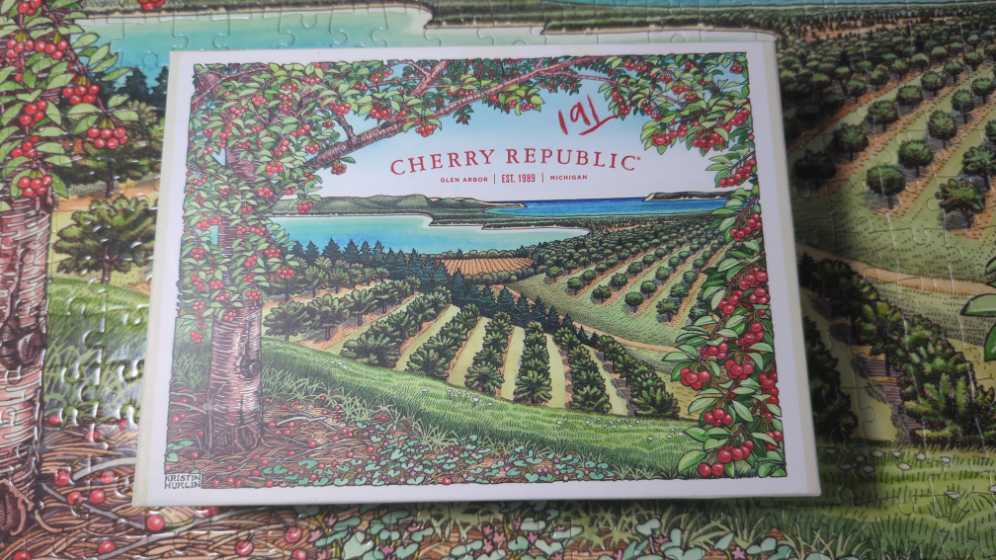 Cherry Republic : Cherry Blossoms - Cherry Republic puzzle collectible [Barcode 793918201842] - Main Image 2