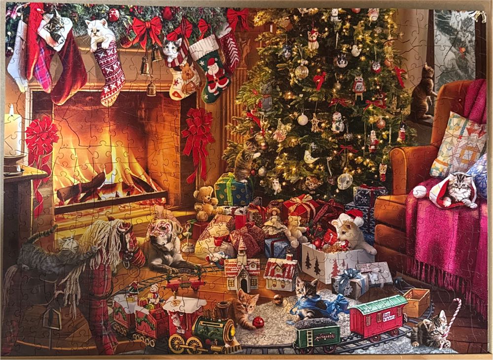 Wentworth.  Christmas Chaos 500 Pieces - Wenthworth Wooden Puzzles puzzle collectible [Barcode 6050265408534] - Main Image 2