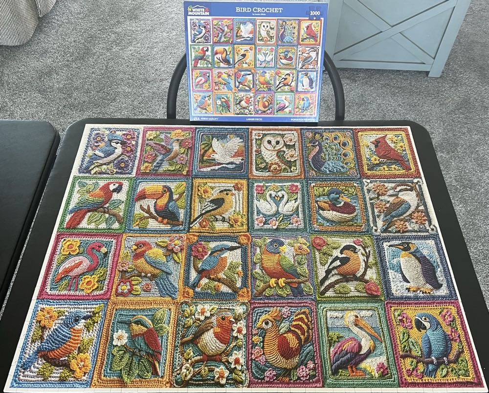 Bird Crochet - White Mountain puzzle collectible [Barcode 724819268955] - Main Image 3