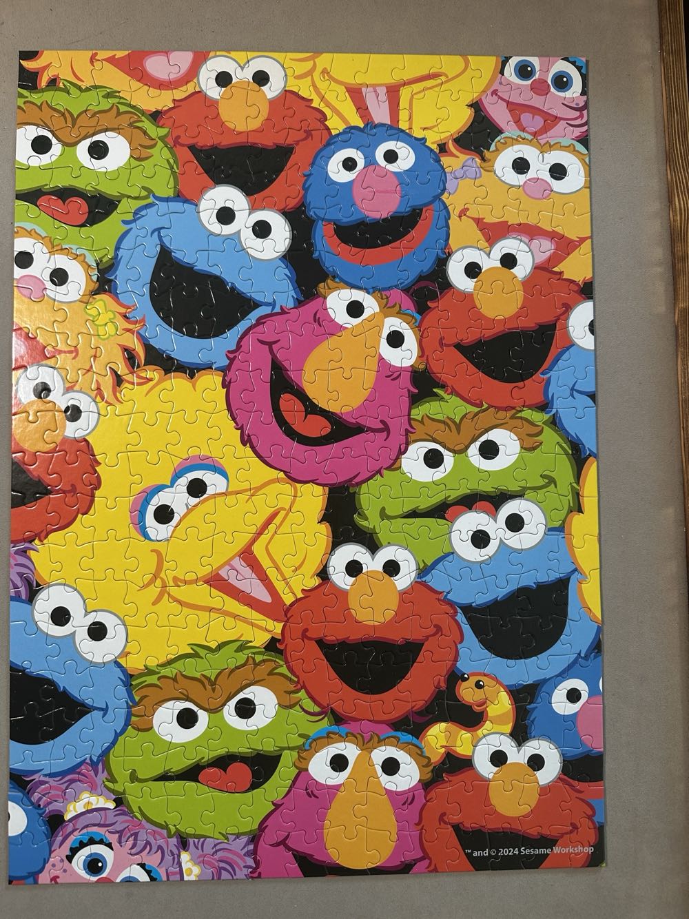 Sesame Street - Buffalo Games puzzle collectible [Barcode 079346224340] - Main Image 2