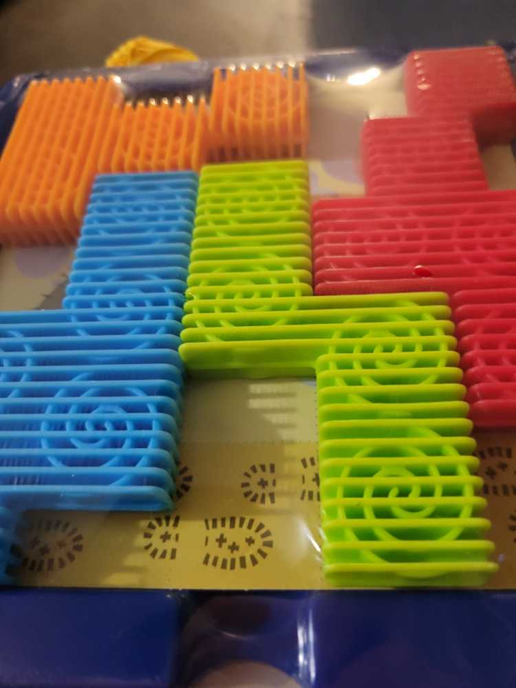 Cover Your Tracks - Thinkfun puzzle collectible - Main Image 2