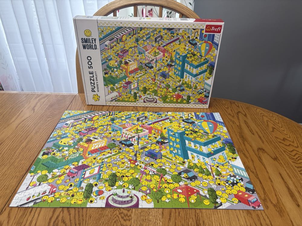 Where’s Smiley - Trefl puzzle collectible [Barcode 5900511374292] - Main Image 2