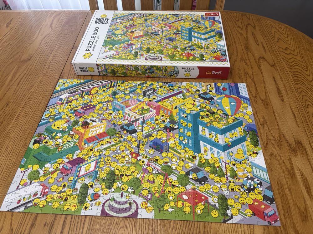 Where’s Smiley - Trefl puzzle collectible [Barcode 5900511374292] - Main Image 4
