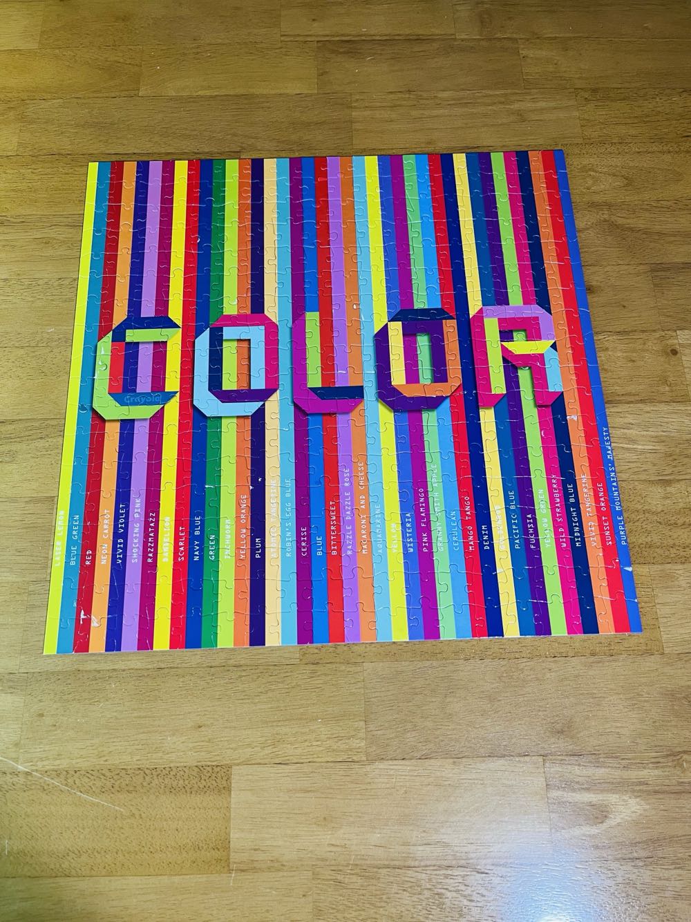 Crayola: Color - Buffalo 300 puzzle collectible [Barcode 079346027897] - Main Image 2