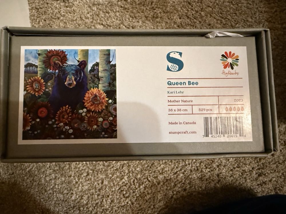 Queen Bee - Stumpcraft puzzle collectible - Main Image 2