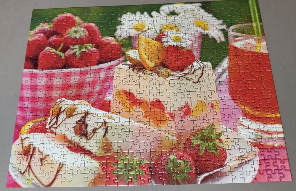 Strawberry Dessert - Ravensburger puzzle collectible [Barcode 4005556821280] - Main Image 2