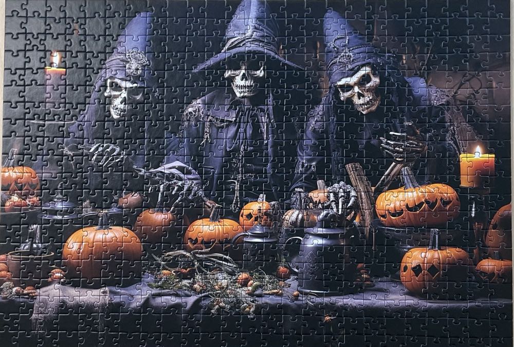 Scary Skeltons - Trefl puzzle collectible [Barcode 5900511375039] - Main Image 2