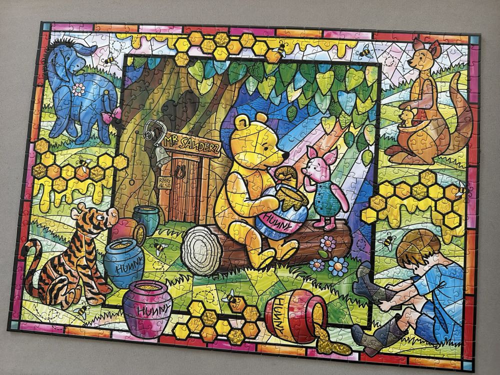 Stained Glass Winnie The Pooh - From Stephanie - MasterPieces puzzle collectible [Barcode 705988325373] - Main Image 2