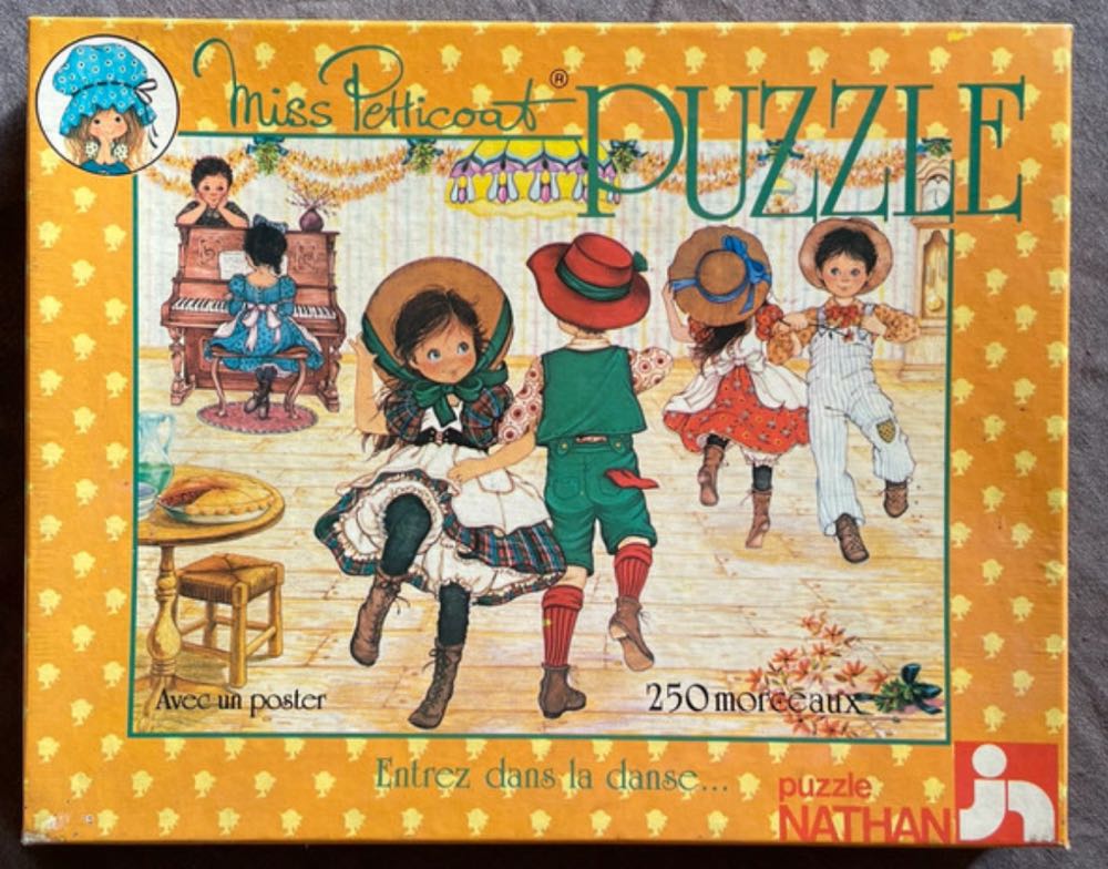 Silhouettes: Colonial Town