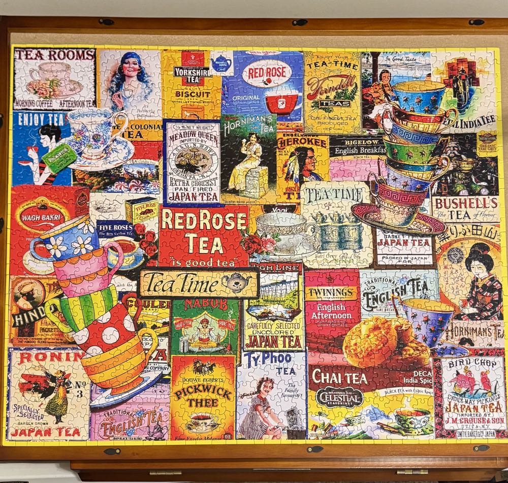 Teatime - White Mountain puzzle collectible [Barcode 724819269075] - Main Image 2