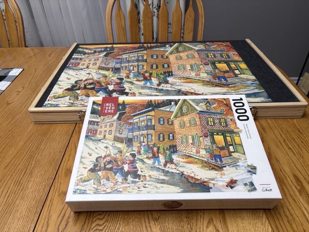 The Scrimmage Puzzle - Belvedere puzzle collectible [Barcode 061152670732] - Main Image 2