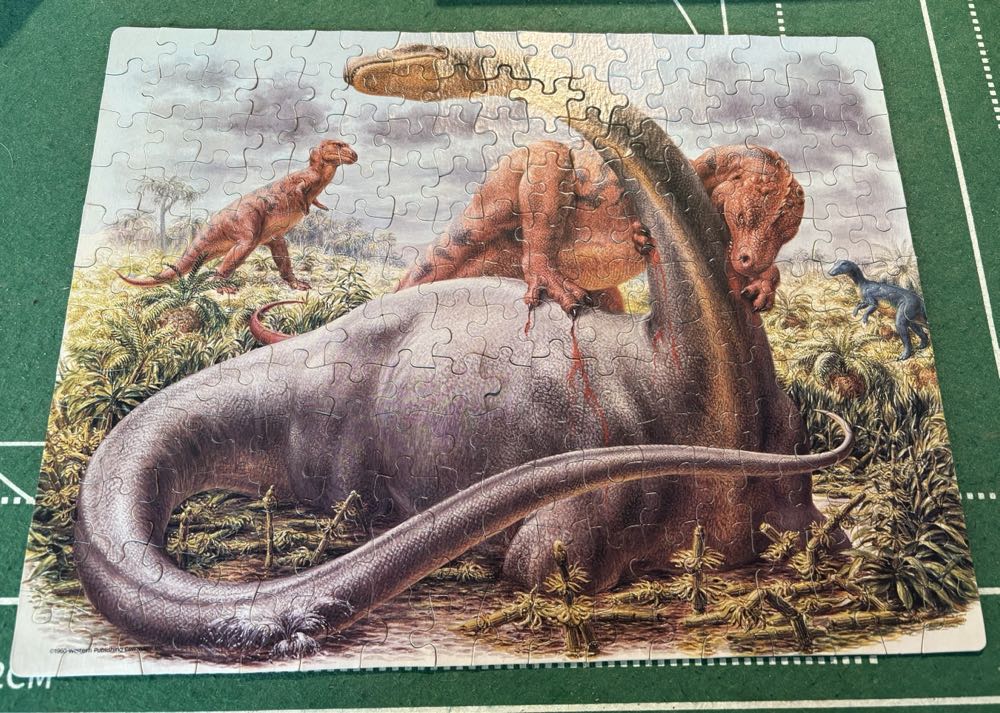 Apatosaurus - Golden puzzle collectible [Barcode 033500047800] - Main Image 2