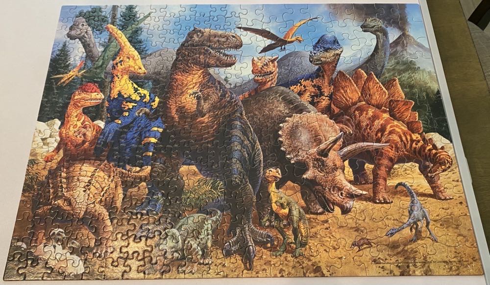 Dinosaurs - Hasbro puzzle collectible - Main Image 2