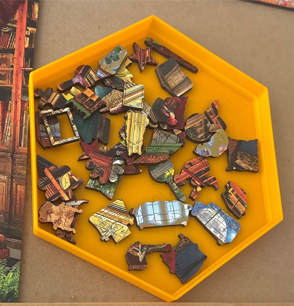 Wentworth Country Library - Wentworth Wooden Jigsaw Company puzzle collectible [Barcode 6050265409470] - Main Image 3