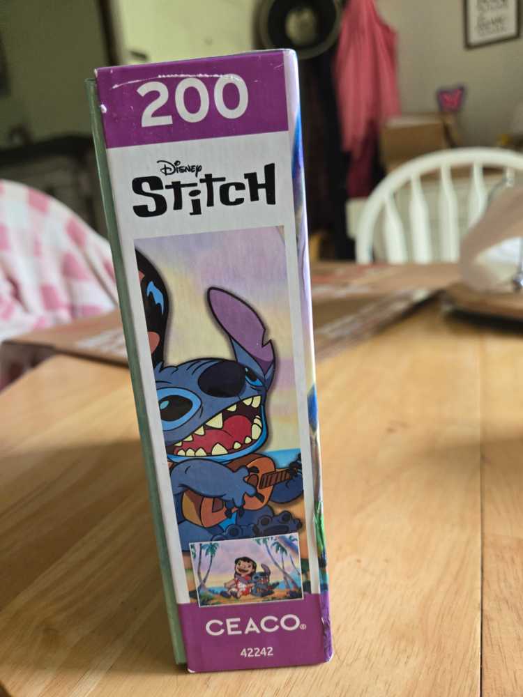 Lilo and Stitch - Ceaco puzzle collectible [Barcode 021081224949] - Main Image 2
