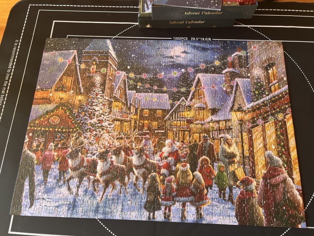 Santa With Reindeers/Advent Calendar  puzzle collectible - Main Image 2