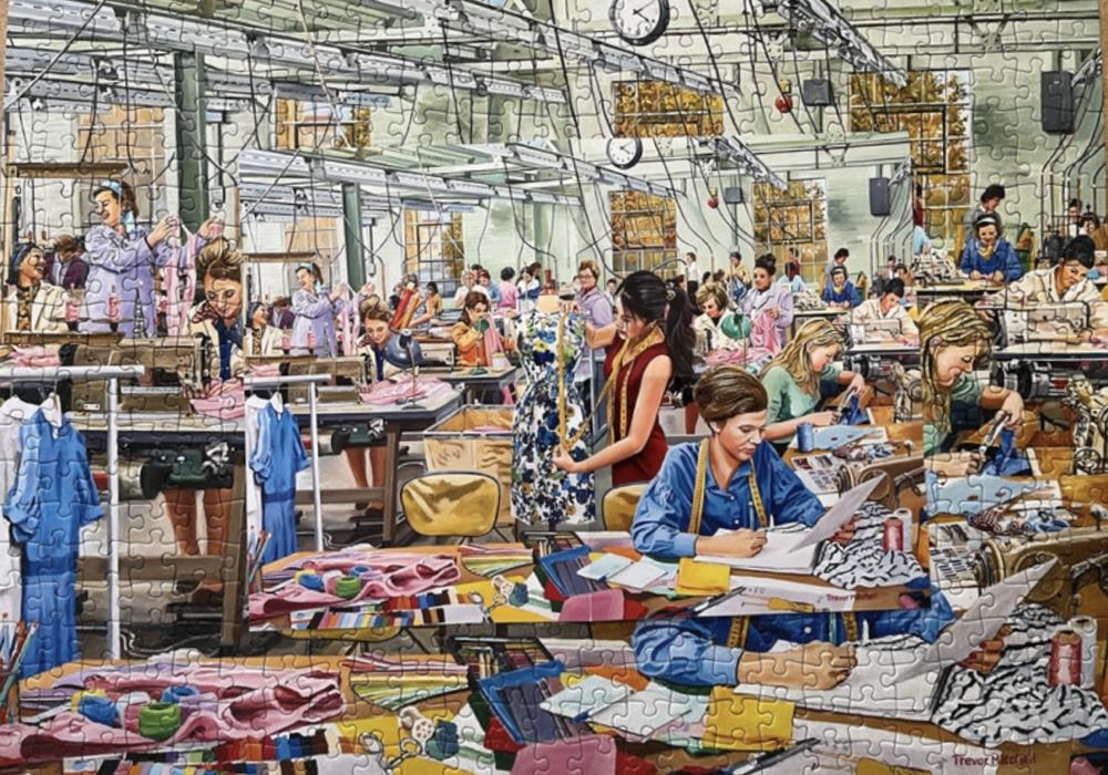 The Sewing Room  - Falcon de luxe puzzle collectible [Barcode 8721017602941] - Main Image 4