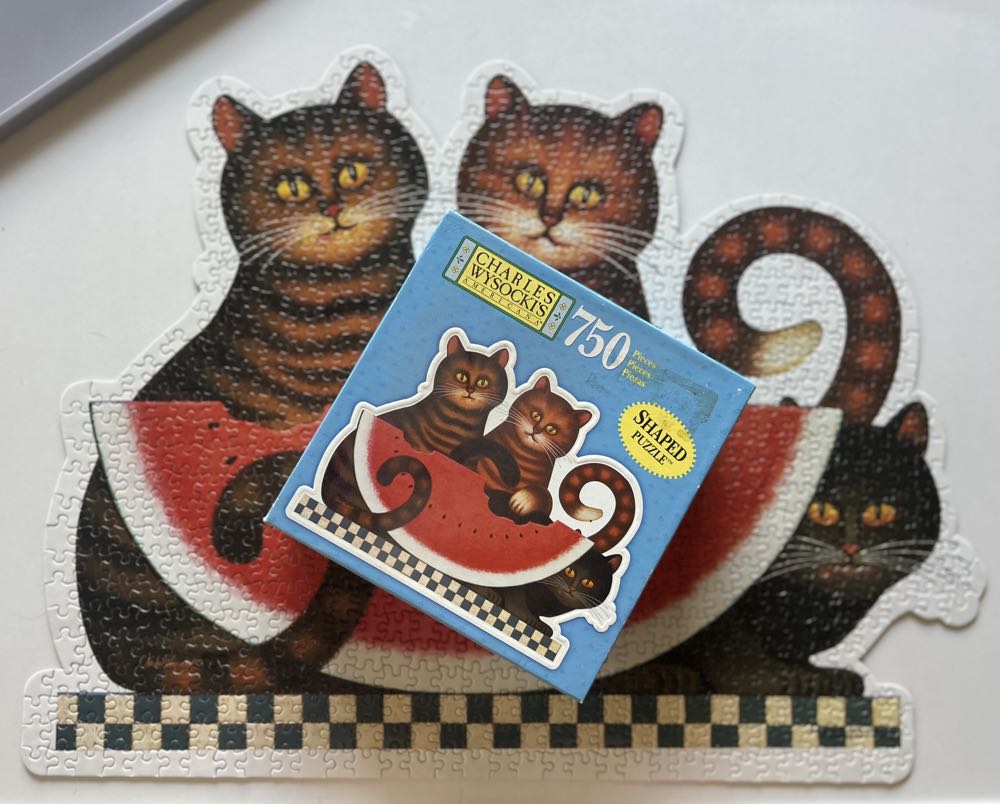 Kitty’s Treat (Andrea) - Milton Bradley puzzle collectible [Barcode 076930493663] - Main Image 3
