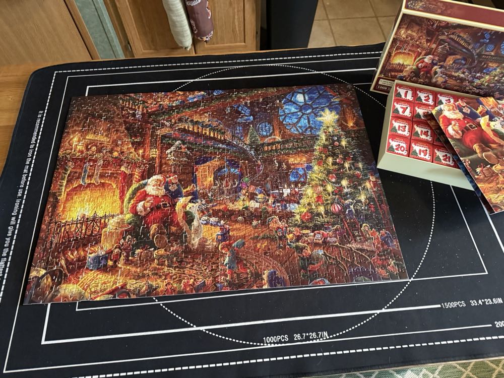 Santa In His Living room/Advent Calendar - Jigsaw Puzzle puzzle collectible - Main Image 2