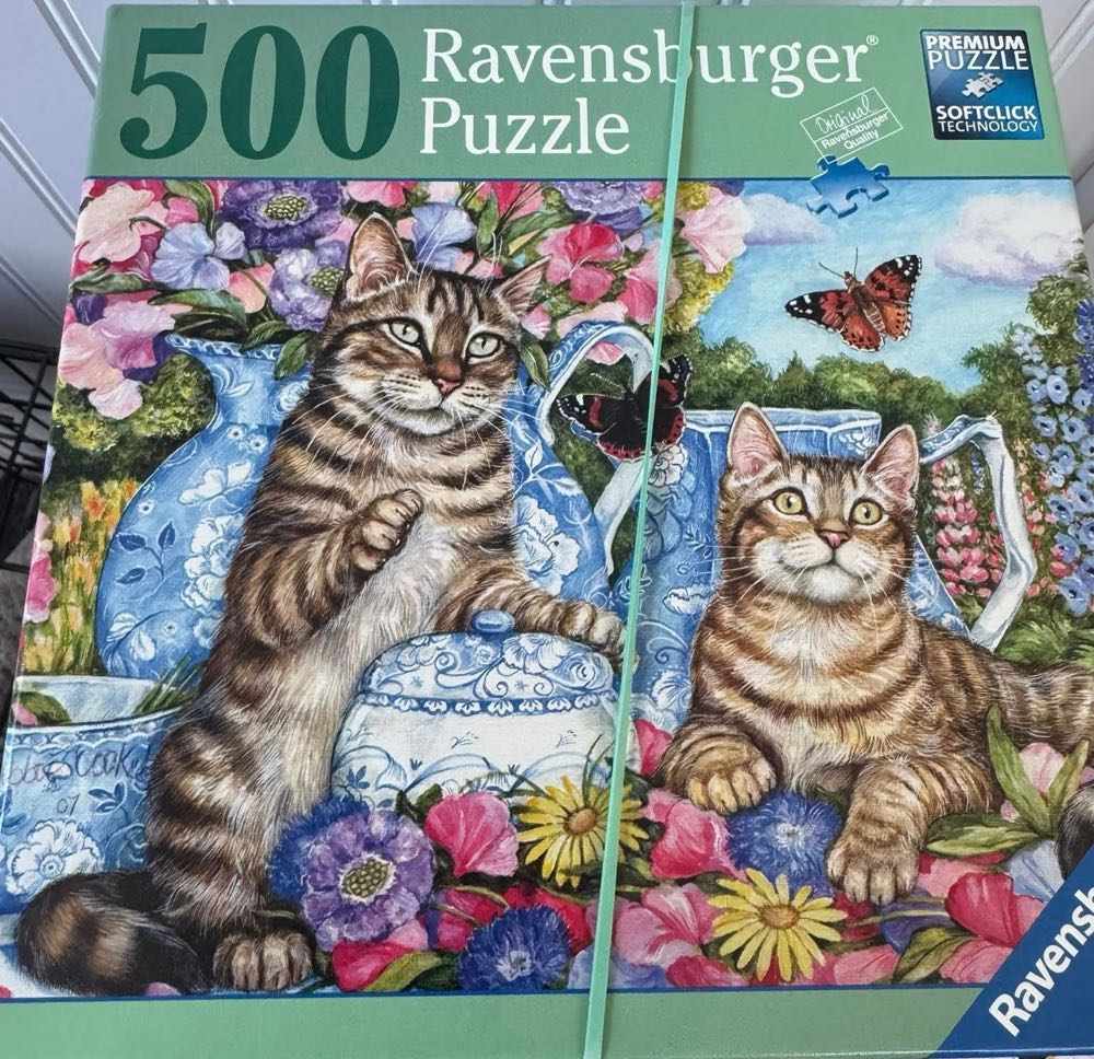 Cotton Lion Cat’s Treasure Room