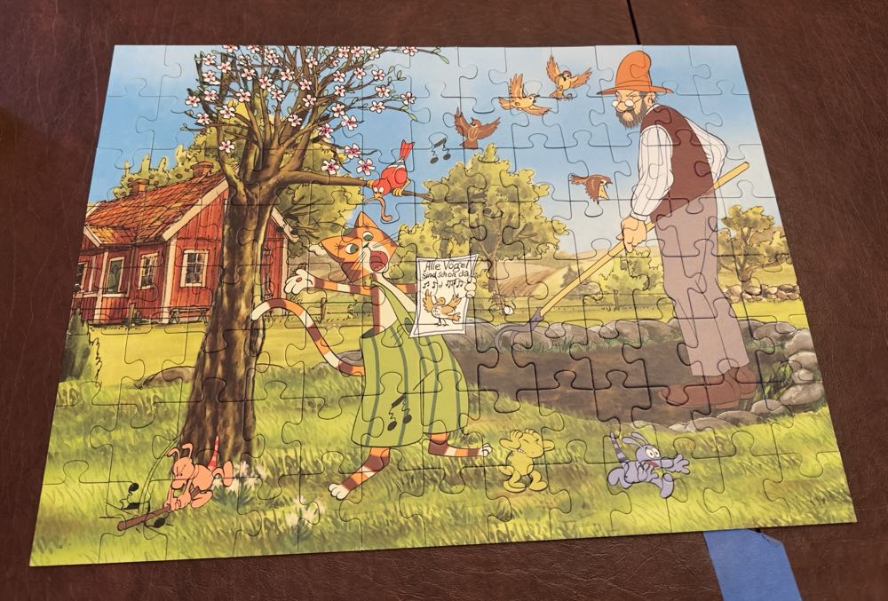 The Singer - Ravensburger puzzle collectible [Barcode 4005556109760] - Main Image 2