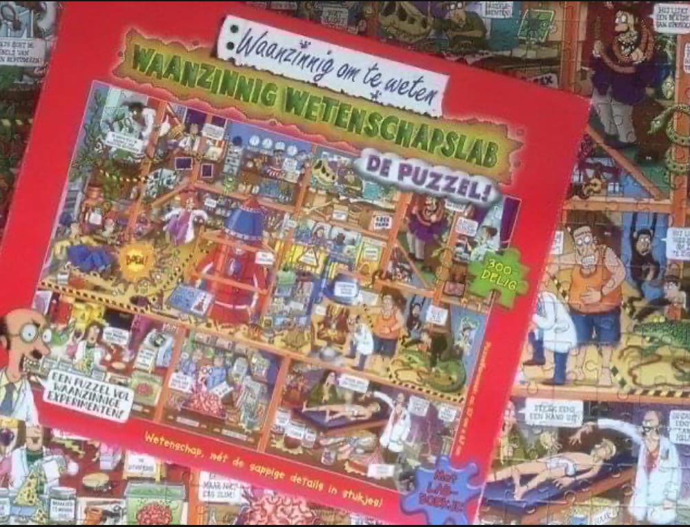Waanzinnig Wetenschapslab🟦 - Sovereign House puzzle collectible [Barcode 5011979525512] - Main Image 4