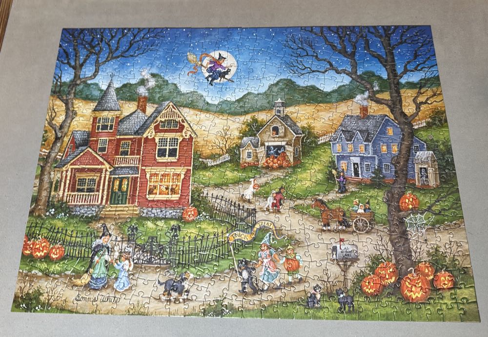 Trick Or Treat.  V.  ???  puzzle collectible [Barcode 705988325533] - Main Image 2