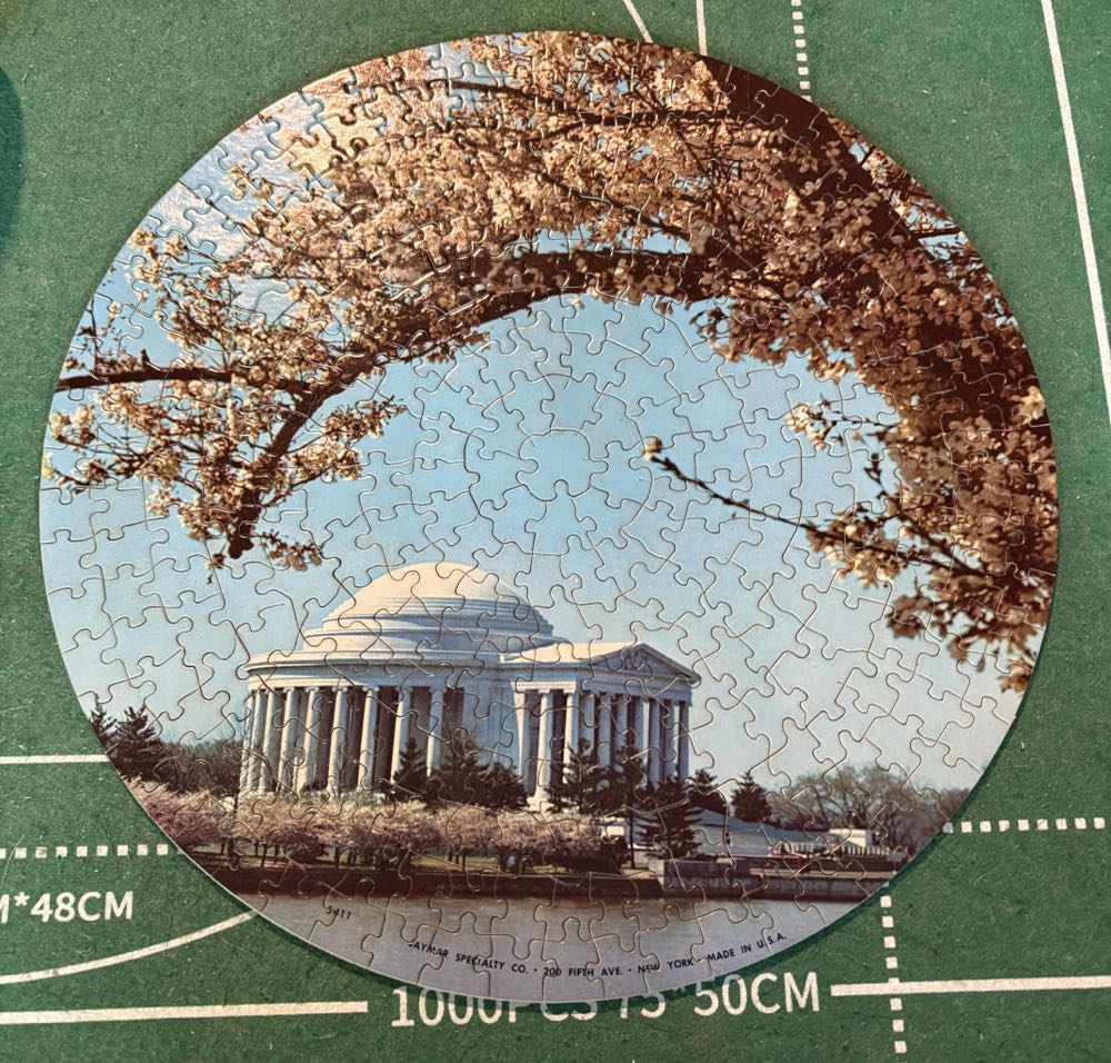 Jefferson Memorial - Jaymar puzzle collectible - Main Image 2