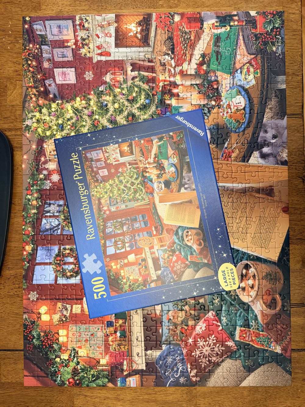 Cozy Christmas Retreat - Ravenburgers puzzle collectible [Barcode 4005555018056] - Main Image 2