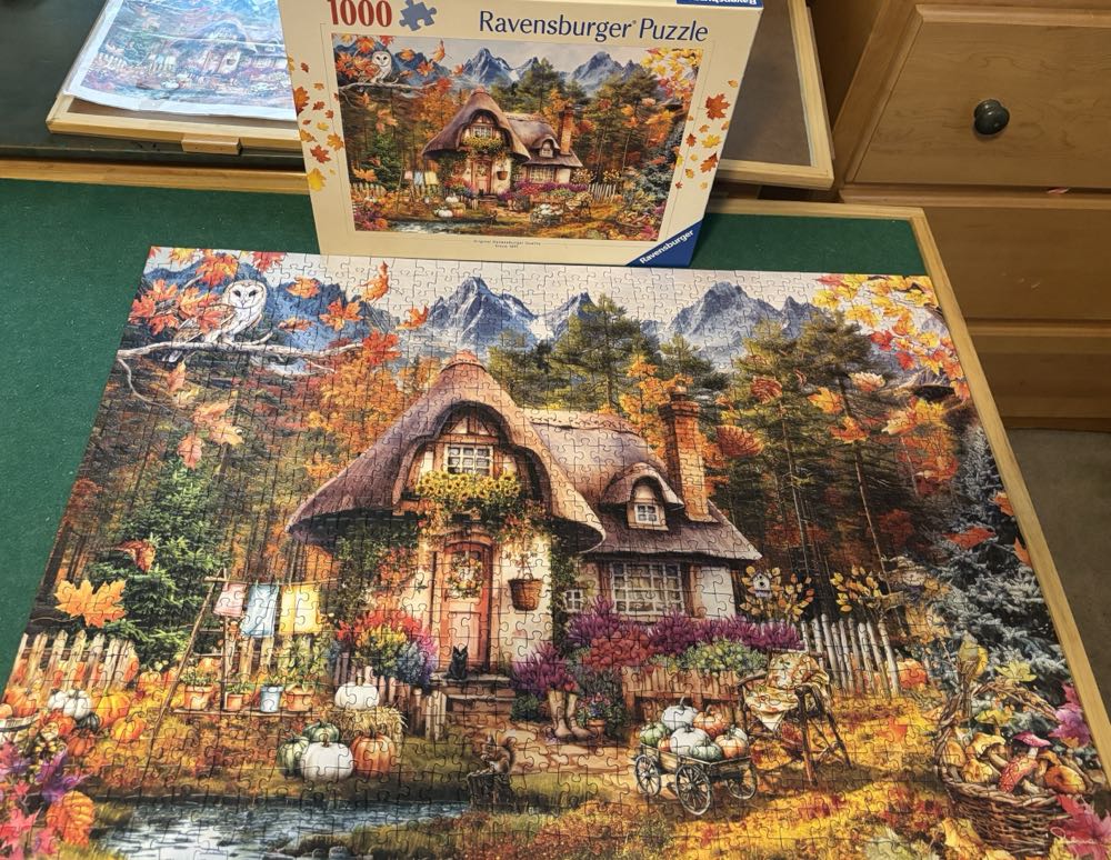 Pumpkin Cottage - Ravensburger puzzle collectible [Barcode 4005555016823] - Main Image 4